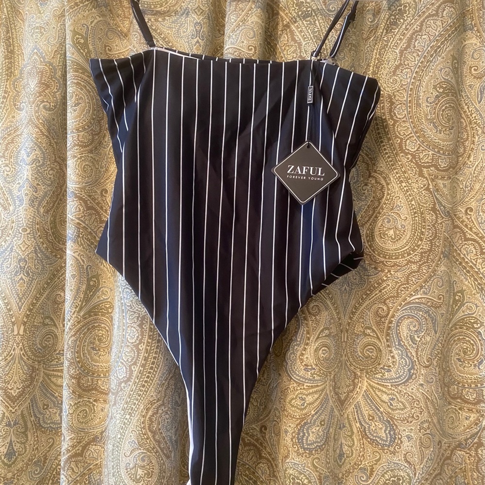 Women’s bathing suit